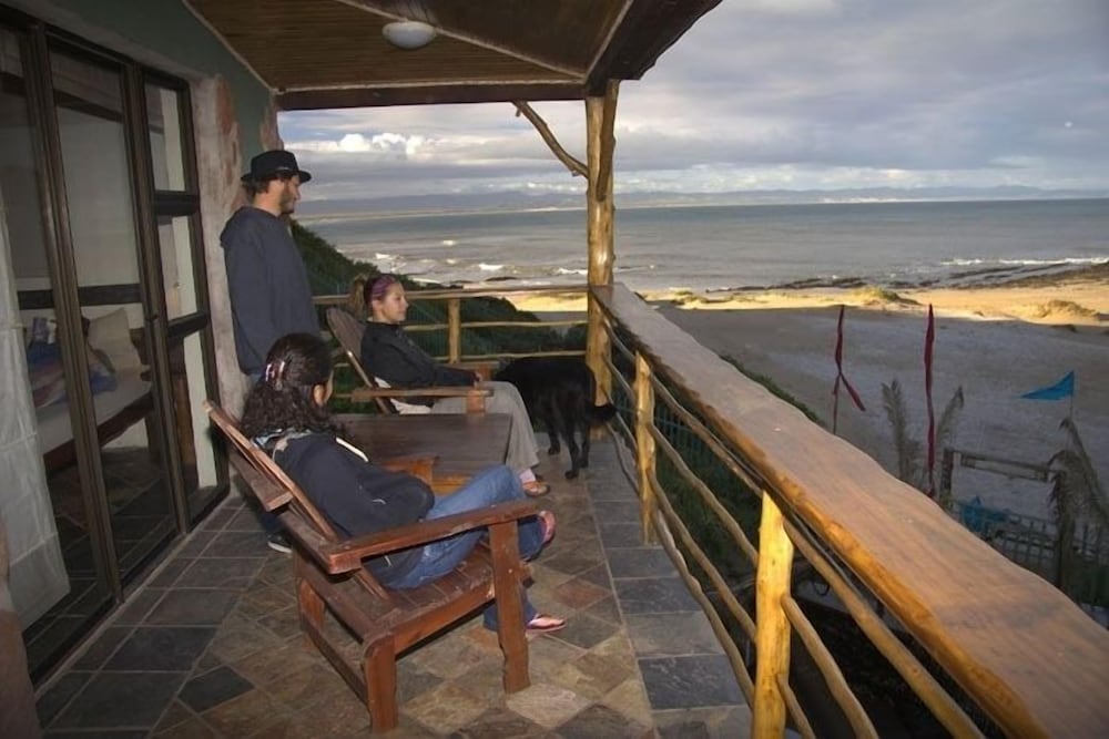 Island Vibe Jeffreys Bay Hostel 24/41