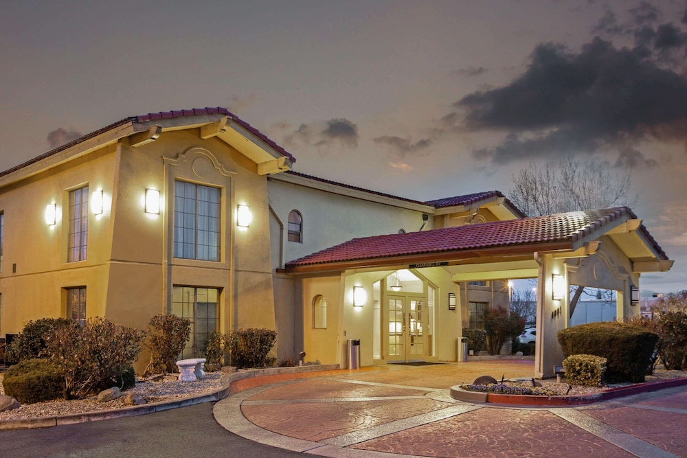 Days Inn by Wyndham Reno 2/47