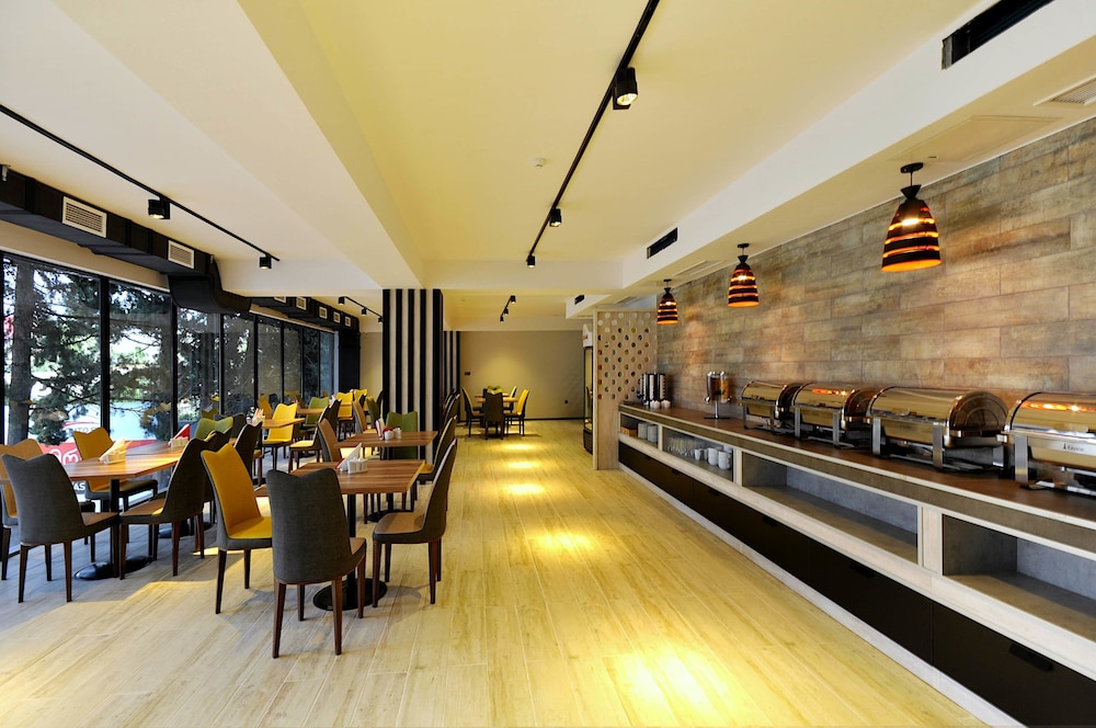 Jazz Hotel 33/42