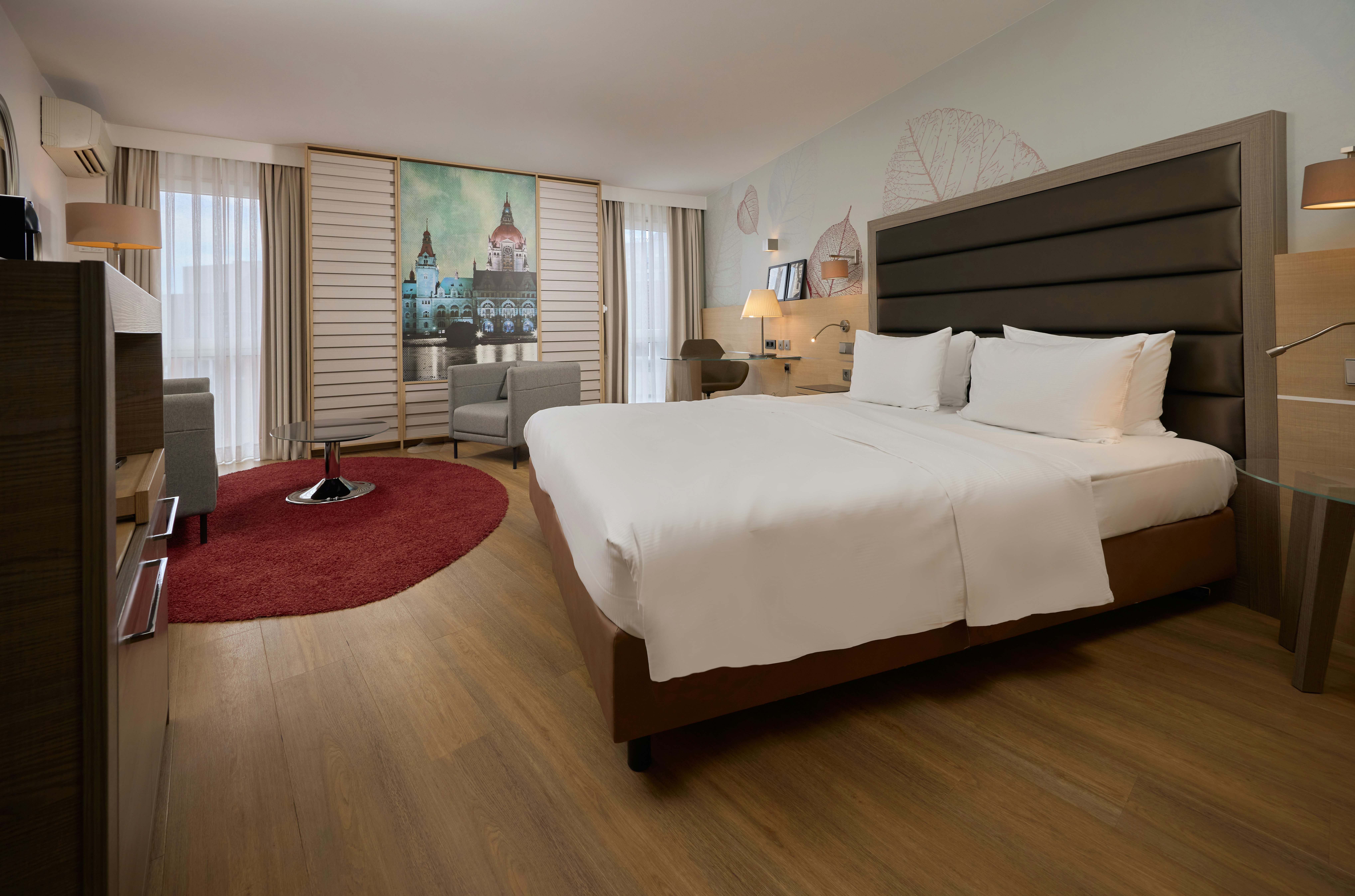 GUEST ROOM, KING BED