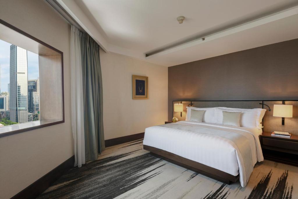 Red Level, Grand, Suite