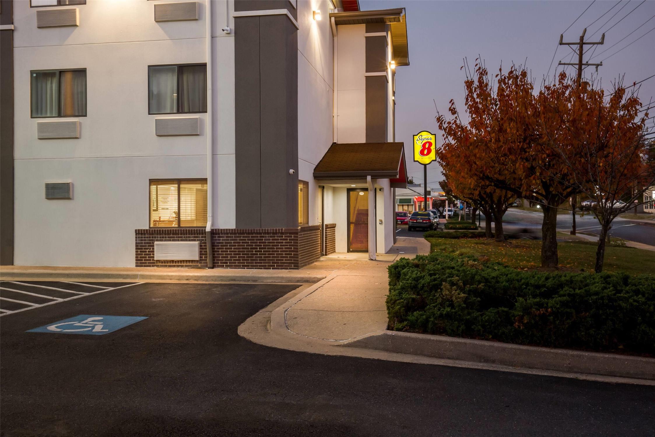 Super 8 By Wyndham College Park Wash Dc Area 14/17