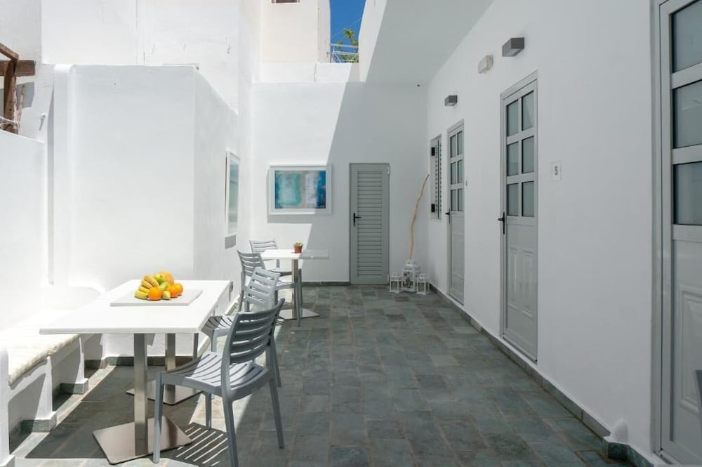 Pelican Paros 35/50