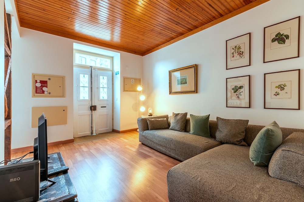 Portas do Teatro Apartments 34/50