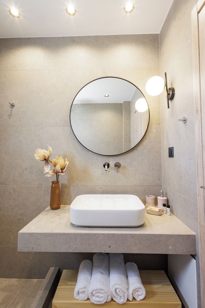 Areti Hotel 48/49