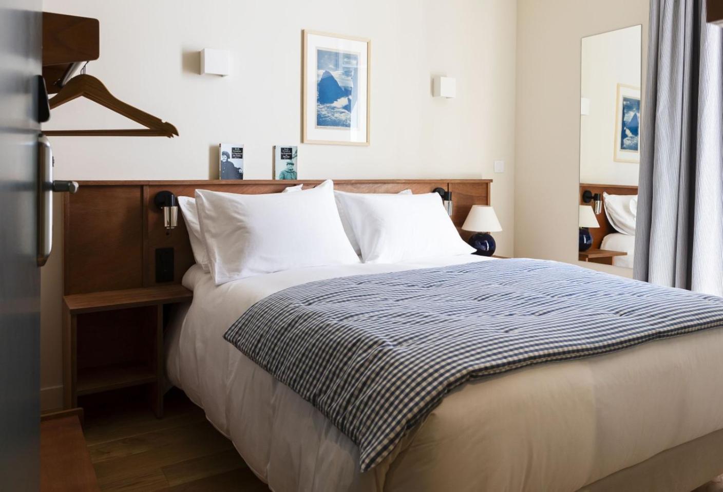 Lagoon, Single, Double Bed