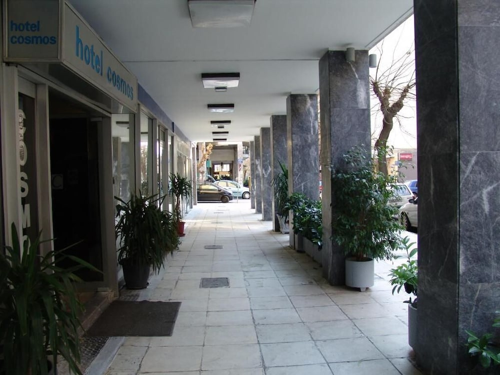 Cosmos Hotel 7/35