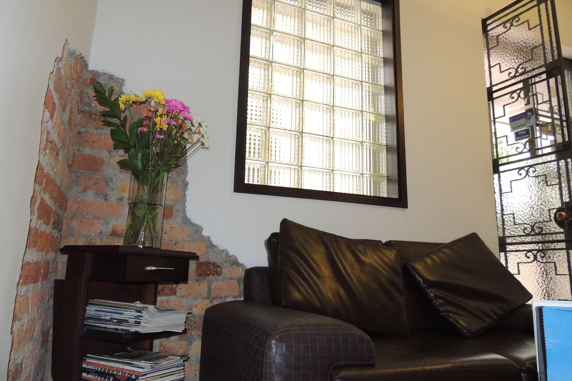 Hotel Boutique Casa Farallones 13/23