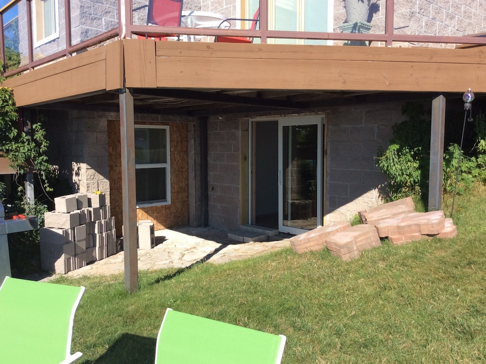 Pictured Rocks Bed and Breakfast 56/61