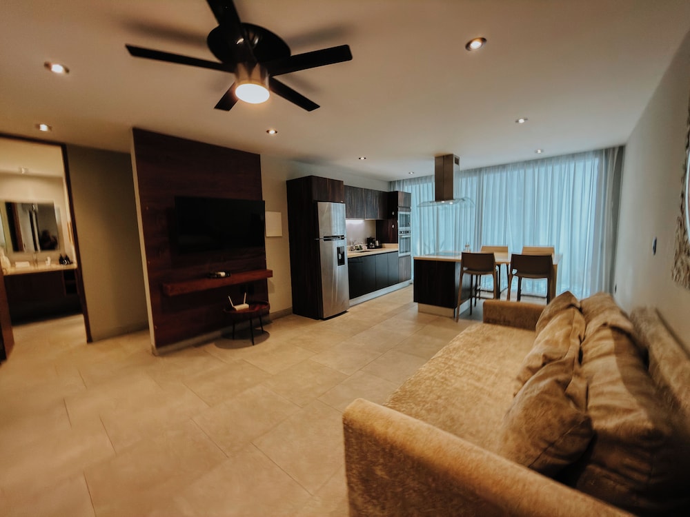 IT Boutique Hotel and Restaurant 54/73