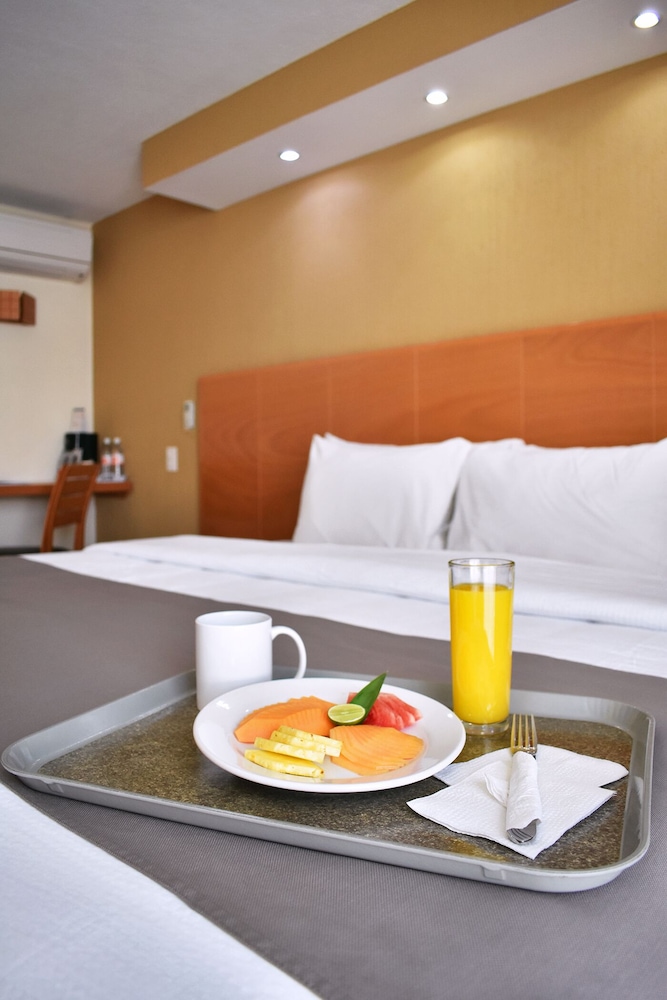 La Posada Hotel &amp; Suites 44/68