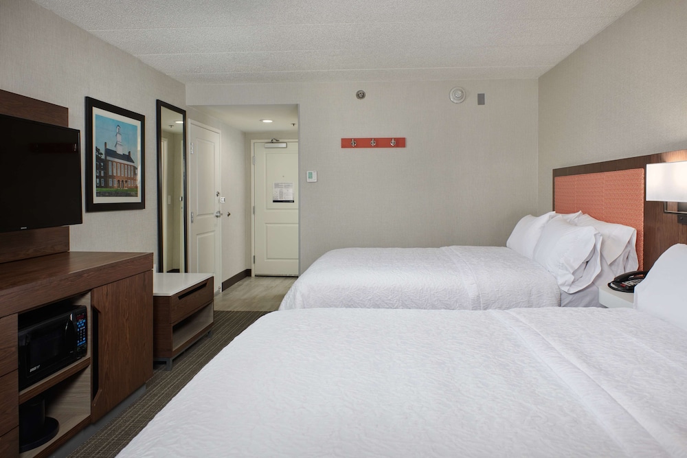 Hampton Inn Fairfax City 15/40