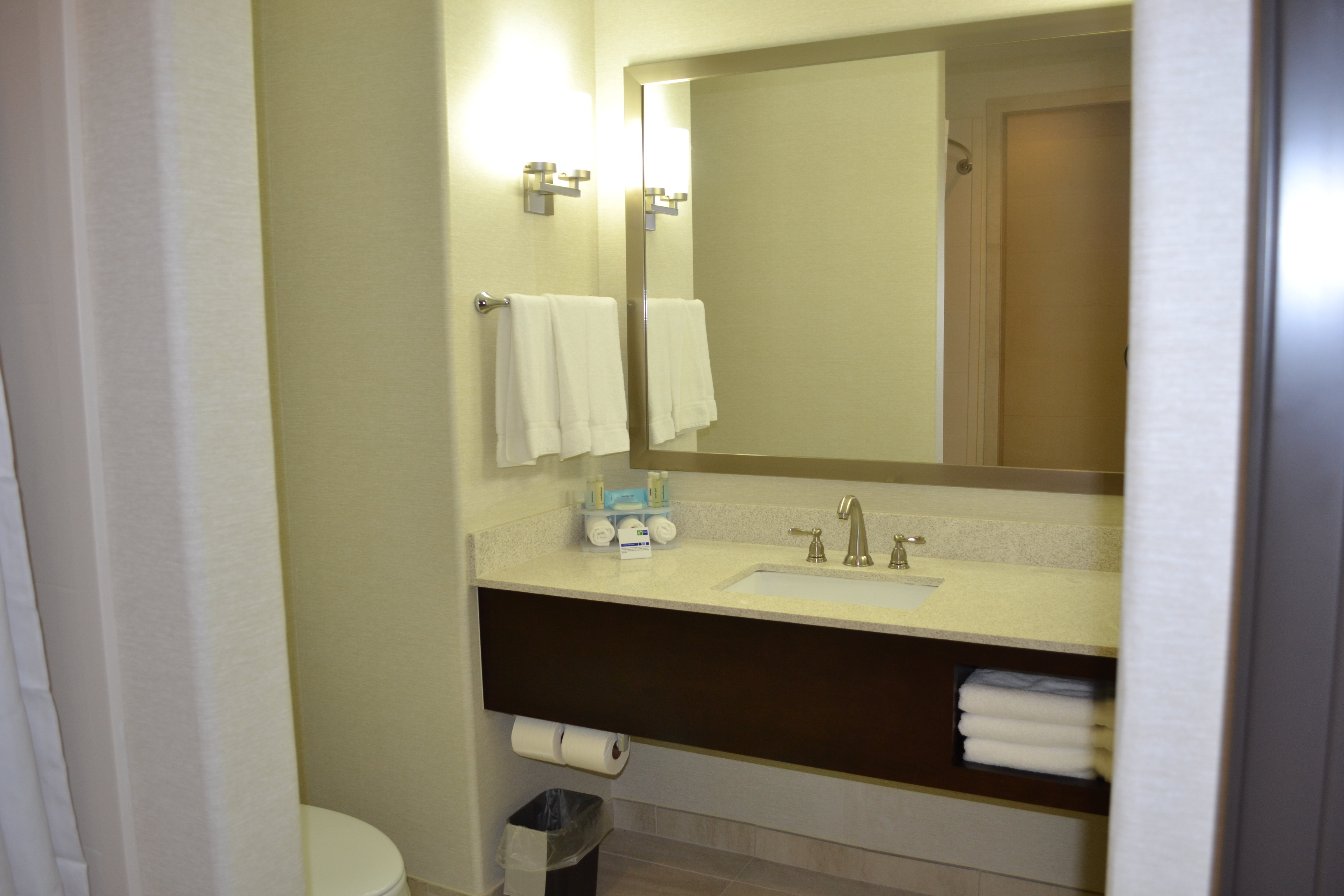 Holiday Inn Express Hotel And Suites Duncan 66/67
