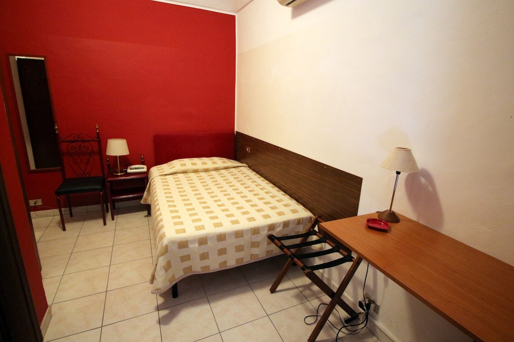 Hotel Italia 33/51
