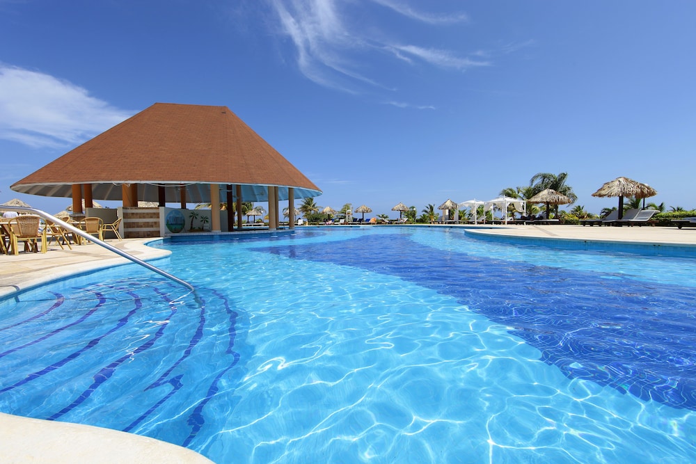 Bahia Principe Escape Runaway Bay 5/70