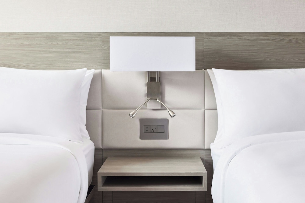 AC Hotel by Marriott St. Louis Chesterfield 23/50
