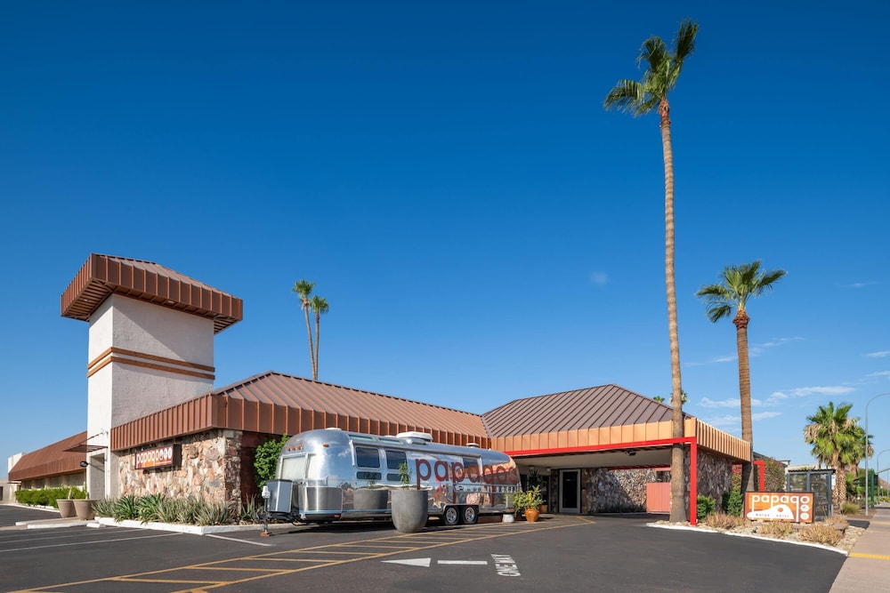 Papago Hotel by Reside, Trademark Collection by Wyndham 58/68