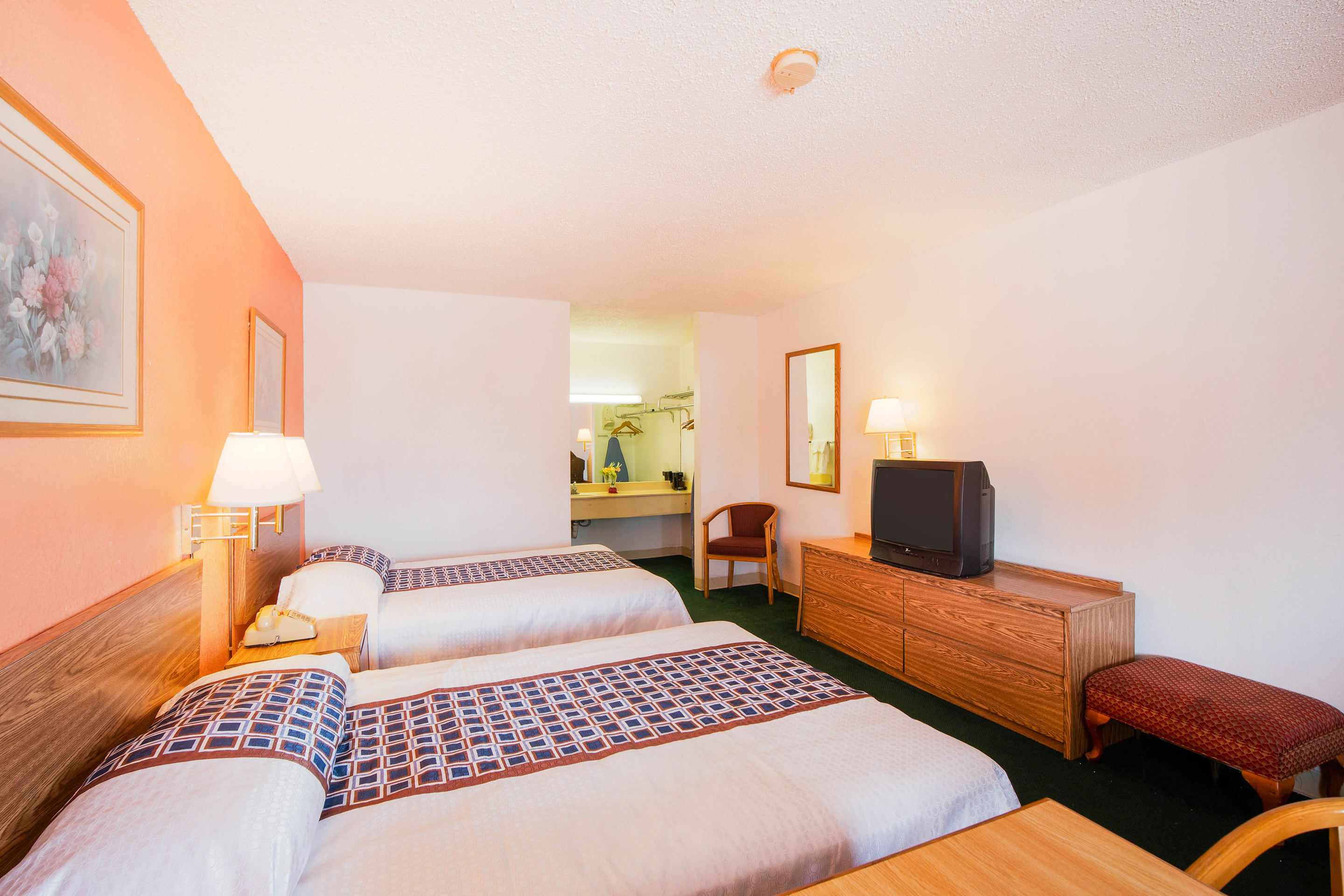 The Grand Inn 12/48