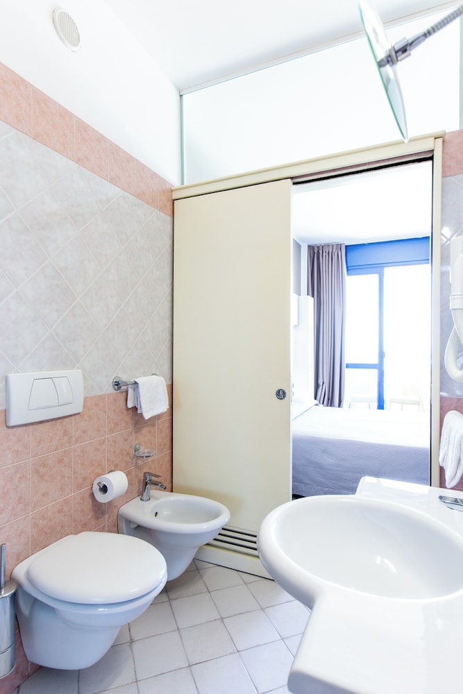 Hotel Baltic Riccione 67/68