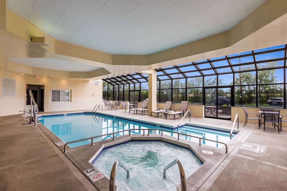 swimming pool spa