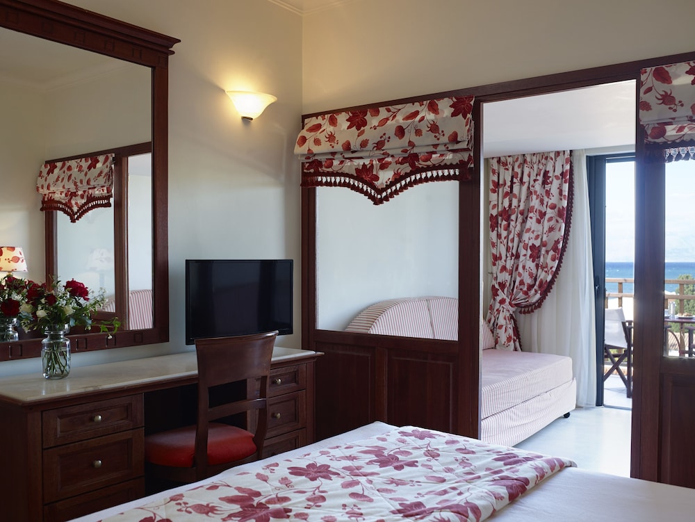 Roda Beach Resort & Spa 25/49