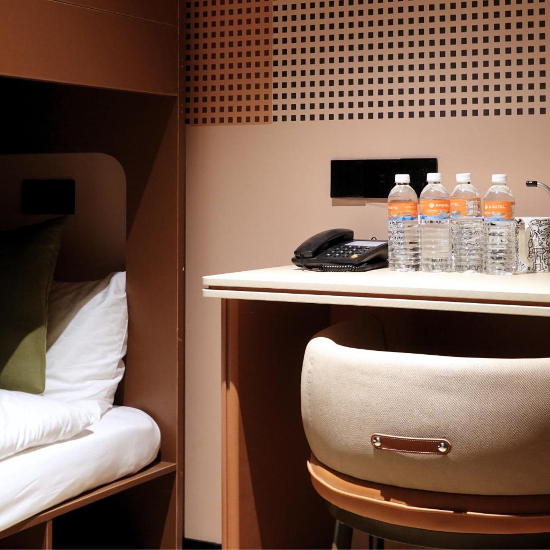 Hotel 165 34/45
