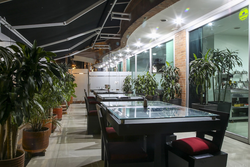 Hotel Parque 63 30/49