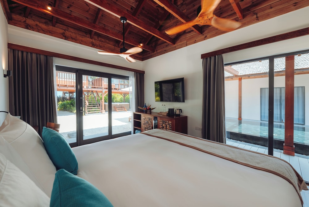 Kuredhivaru Resort and Spa Maldives 16/91