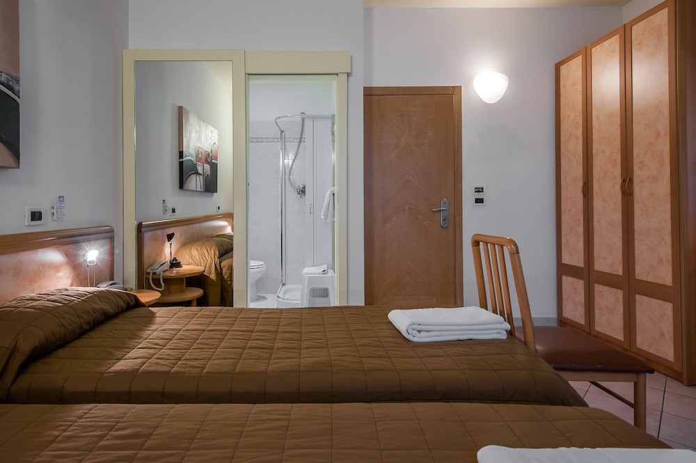 Hotel Montebello 37/38