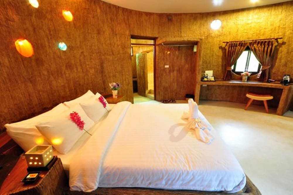 Theerama Cottage Resort 13/84