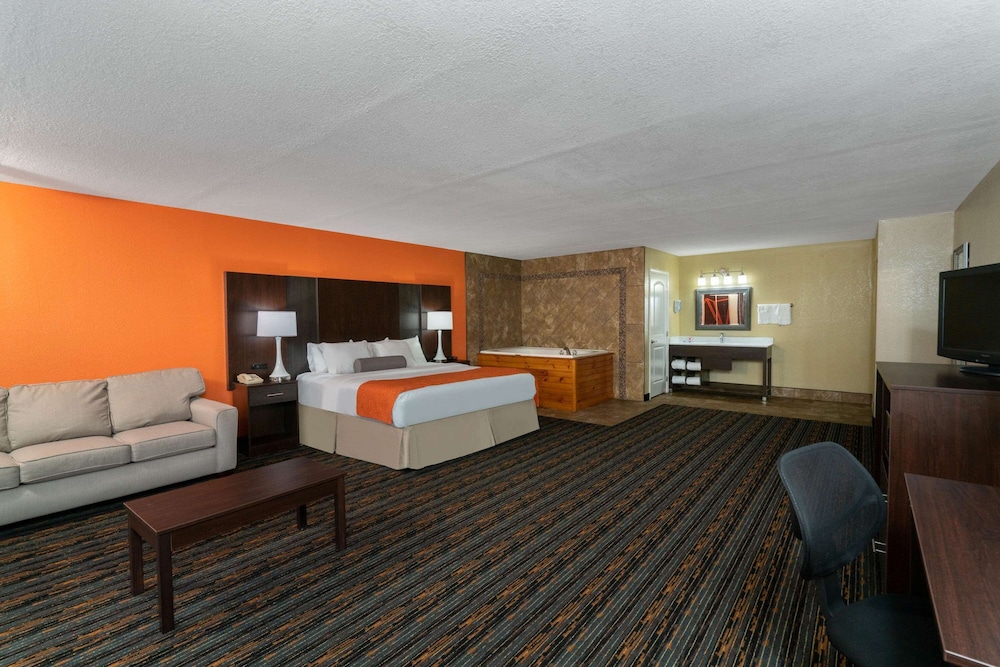 Howard Johnson By Wyndham Pigeon Forge 29/68