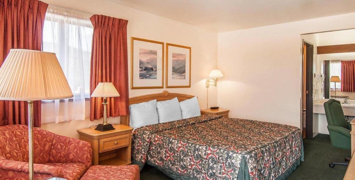 Room, Queen Bed, Accessible
