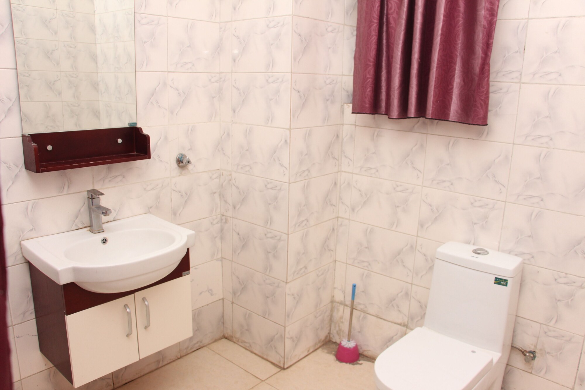 غرفة بريميوم بسرير كوين، Ritz-Carinton Suites 2/2