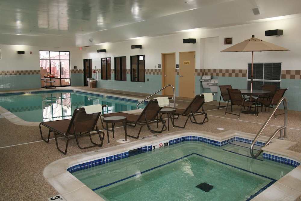 Hampton Inn Omaha Westlakeside 26/33