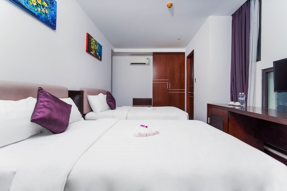 DELUXE, TWIN BEDS