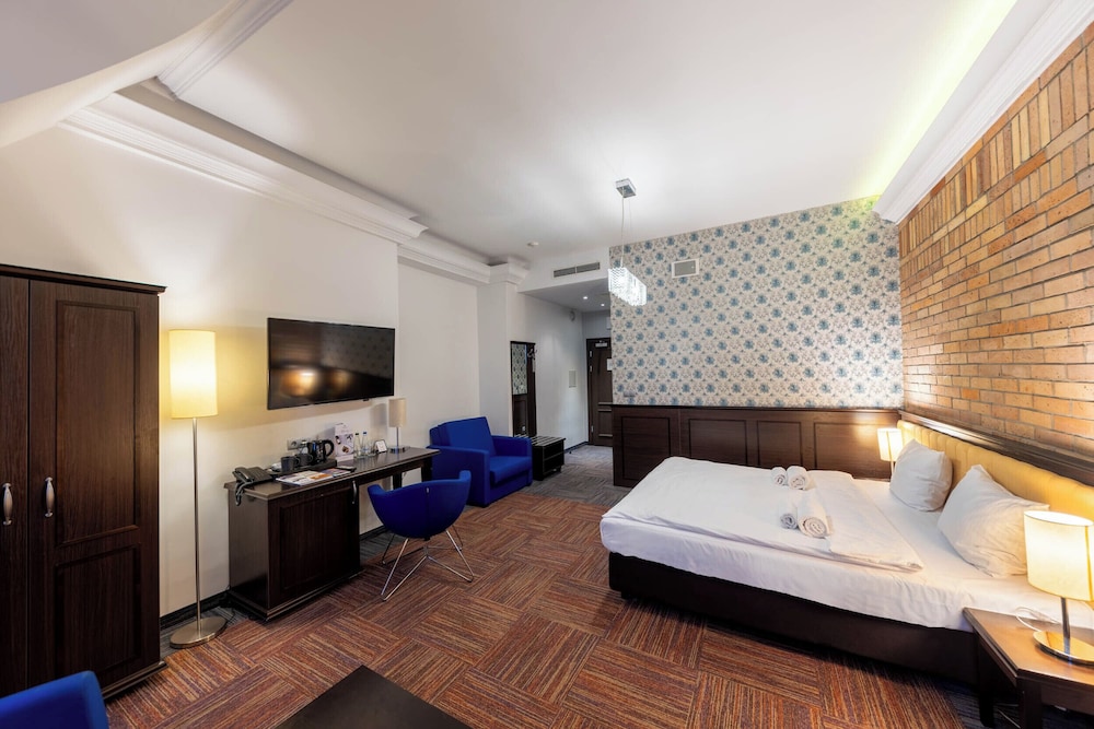 JUNIOR SUITE, STUDIO