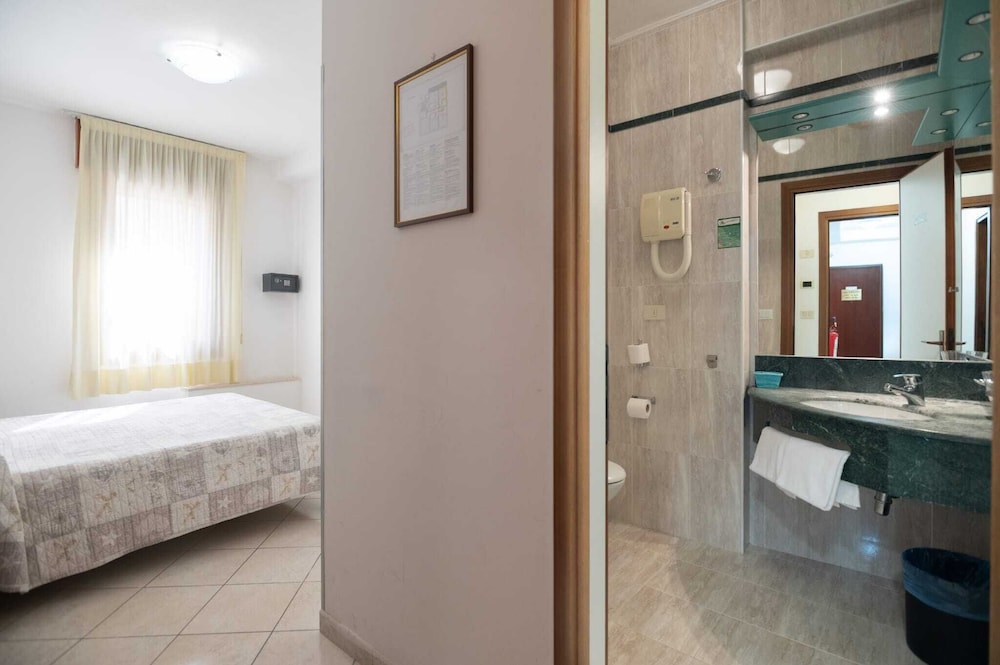 Hotel Caldin's 65/65