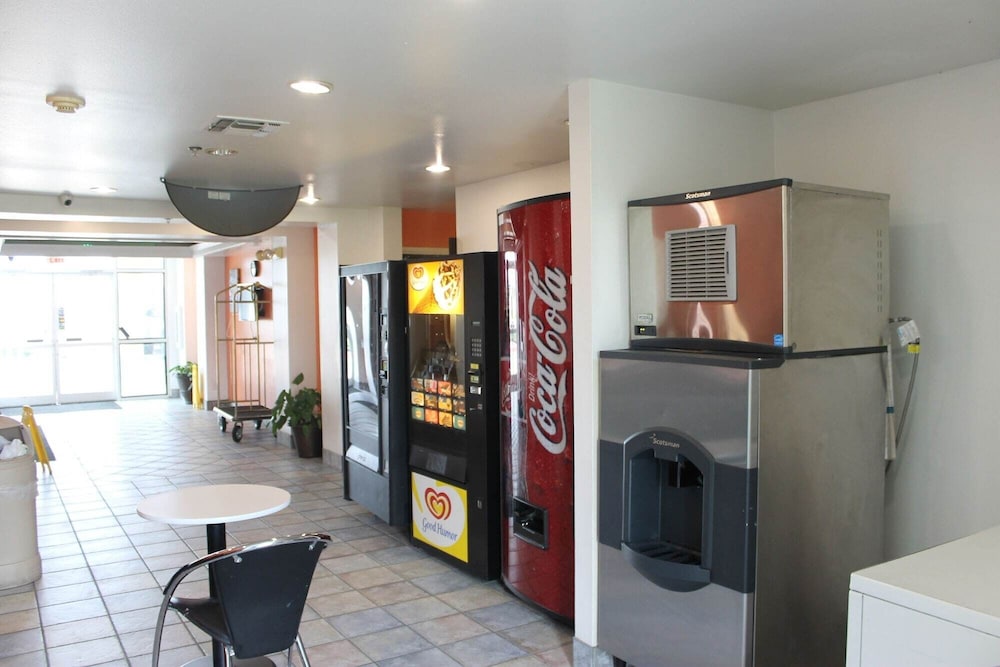 Motel6 Terrell, TX 38/58