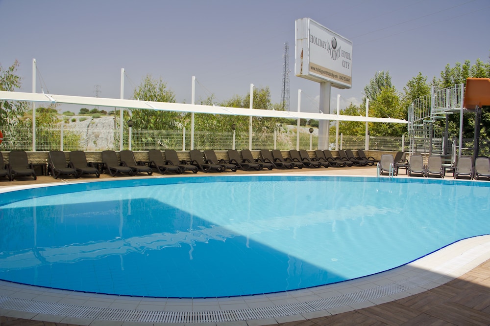 Adella Side Hotel 50/73