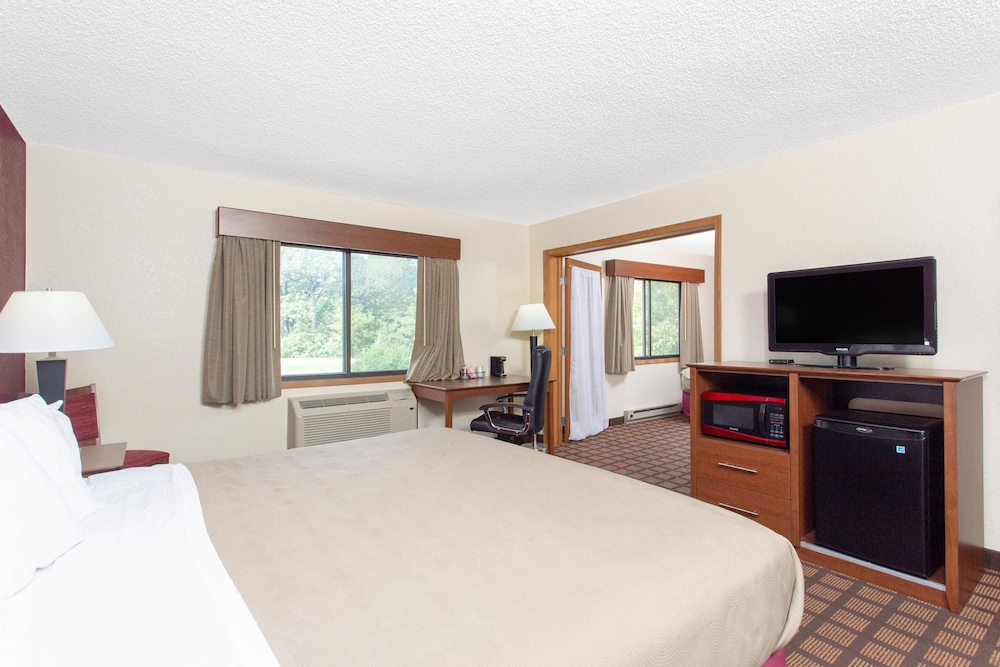 Americinn By Wyndham Burlington 16/38