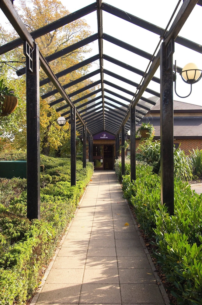 Premier Inn Bracknell Central 49/60