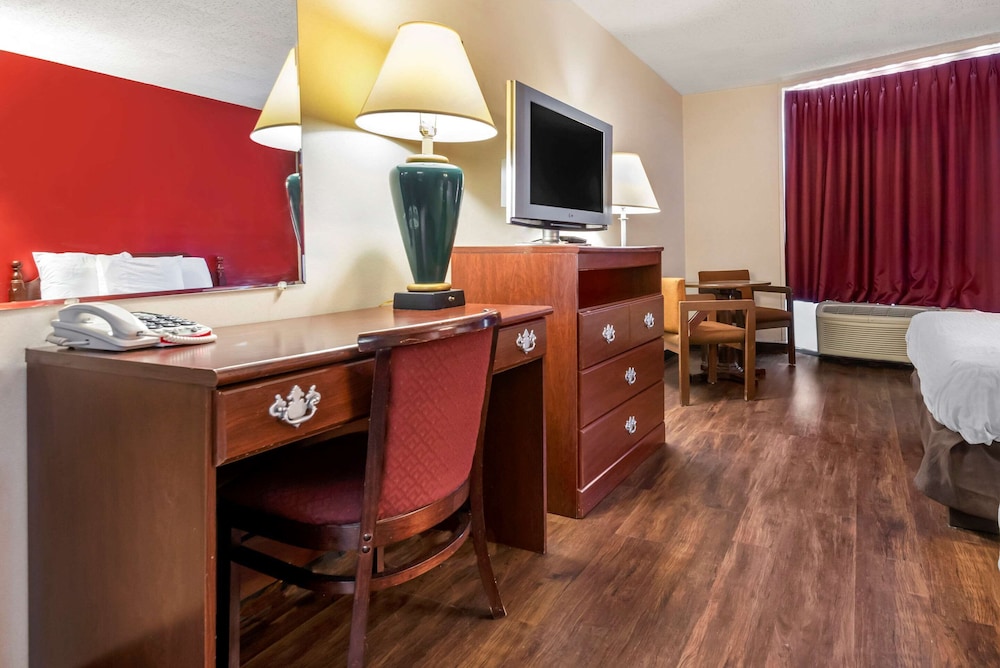 Econo Lodge Cortland Downtown NY 25/30
