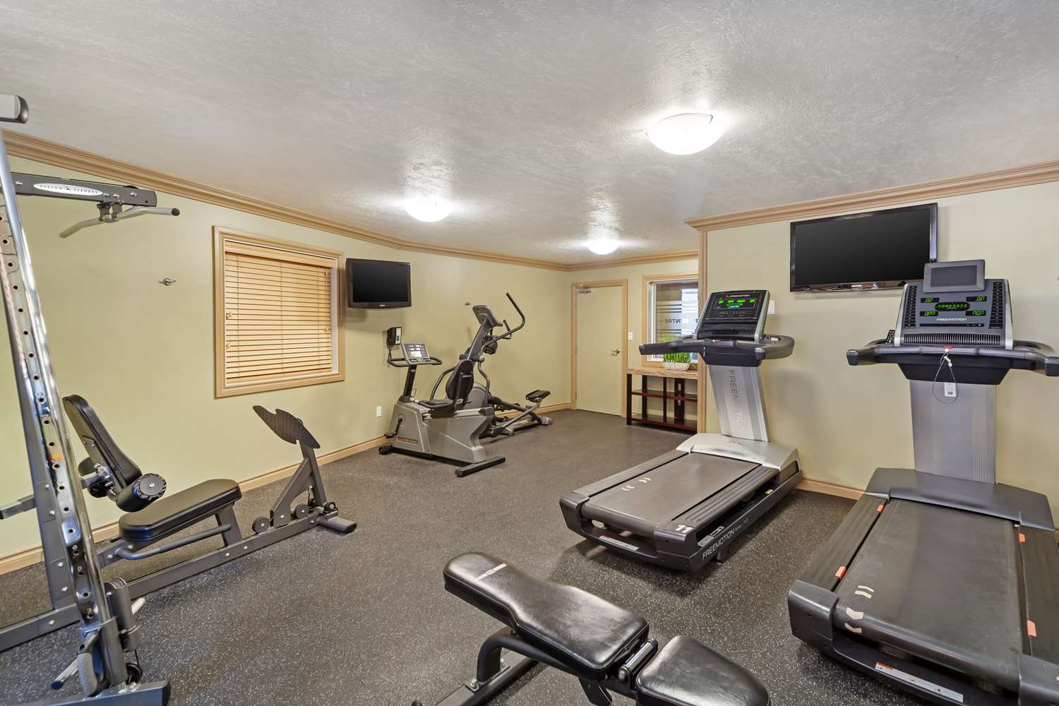 Best Western Plus Mirage Hotel and Resort 7/22