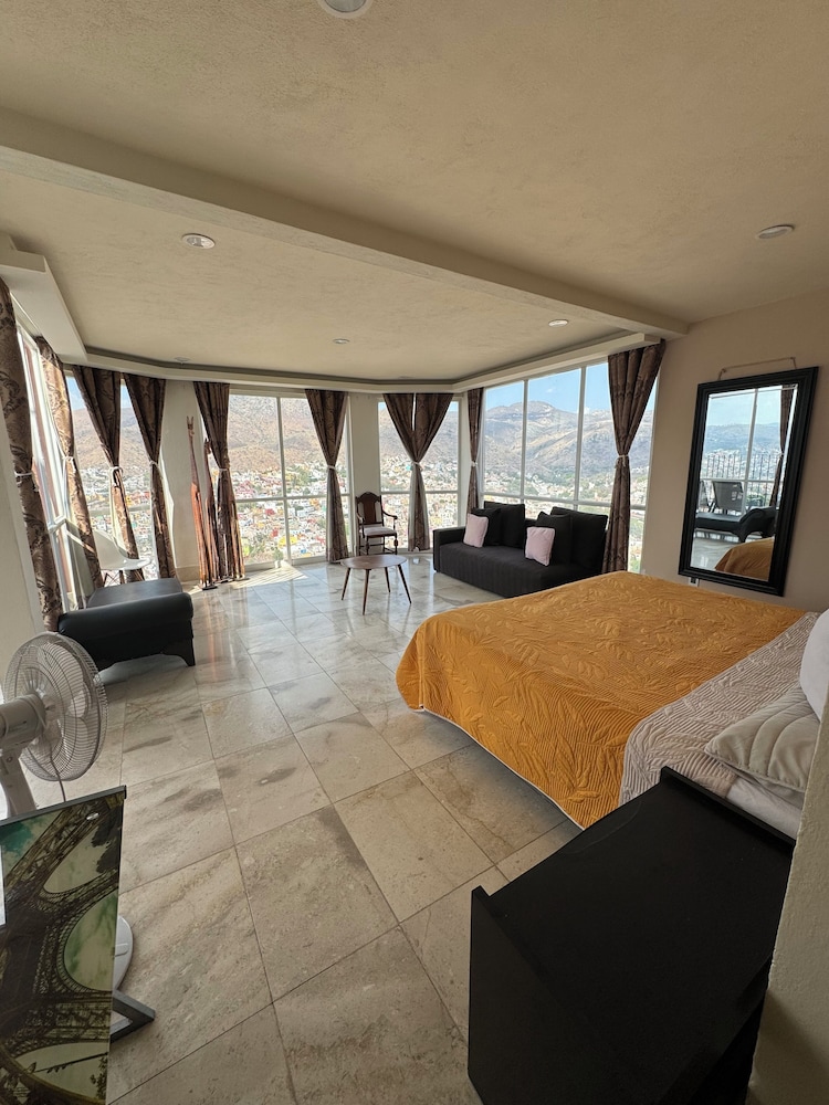 La Vista Hotel 31/50