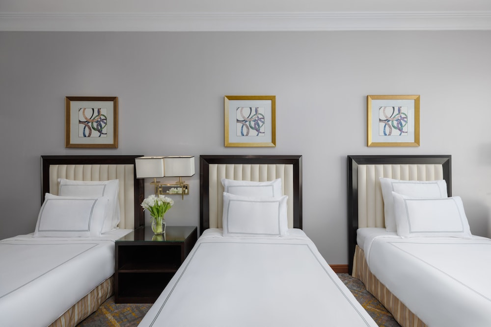 غرفة كلاسيكية ثلاثية بثلاثة أسرّة بإطلالة على المدينة، سويس اوتيل المقام مكة(Swissotel Al Maqam Makkah) 5/10