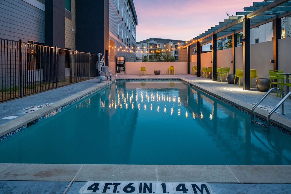 Home2 Suites by Hilton Rowlett Dallas East I-30 2/32