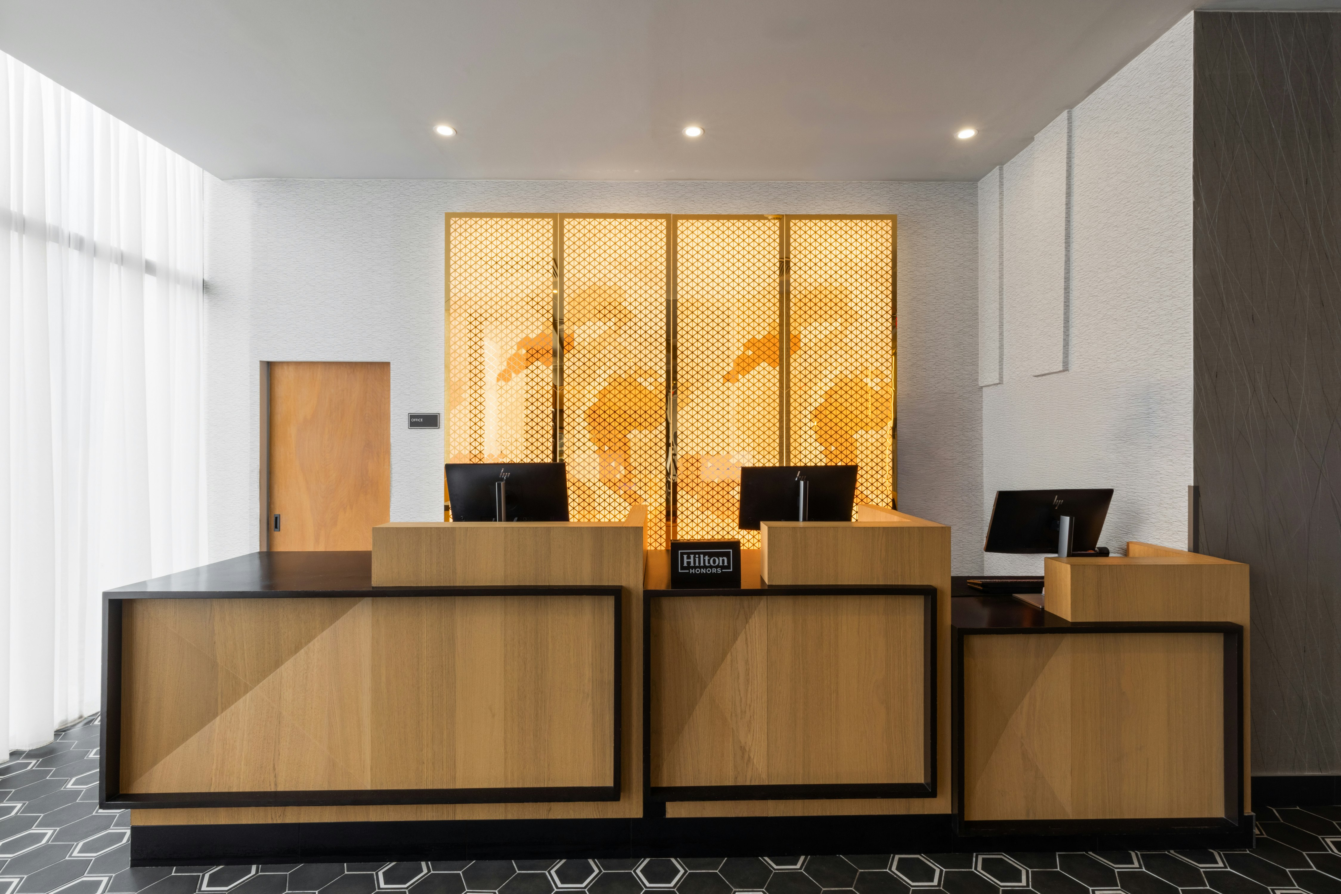 DoubleTree by Hilton Long Island City New York 11/27