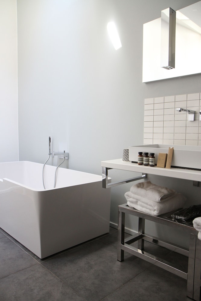 Hotel Quatorze 48/59