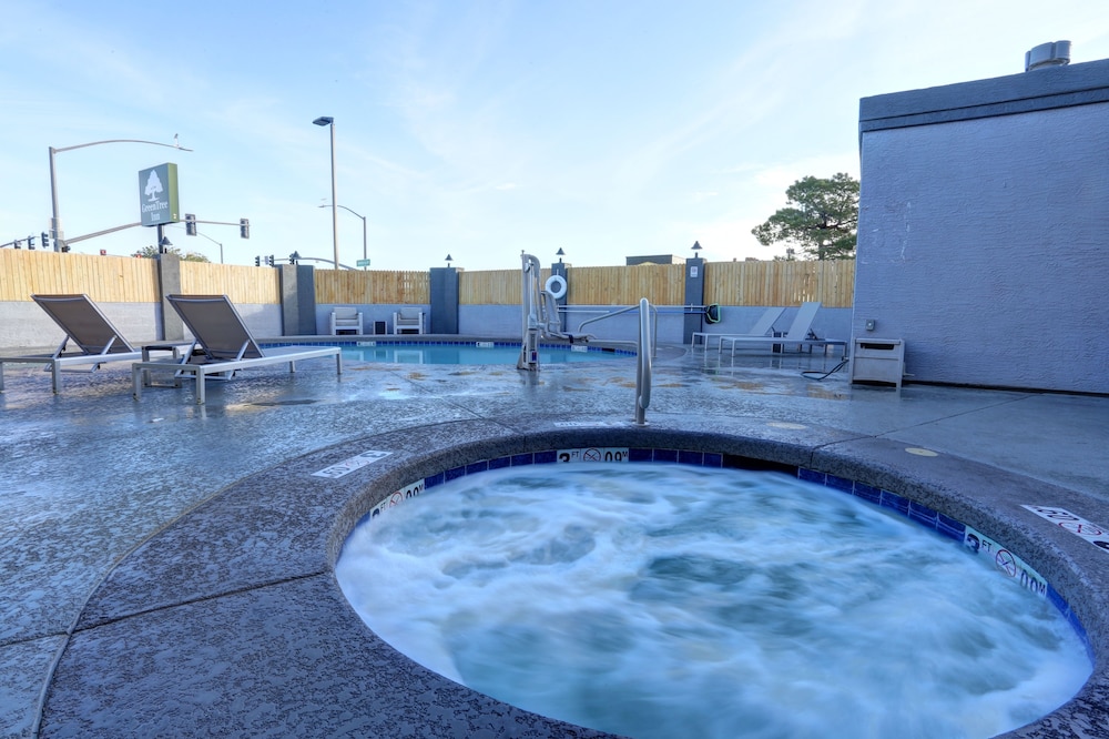 swimming pool spa