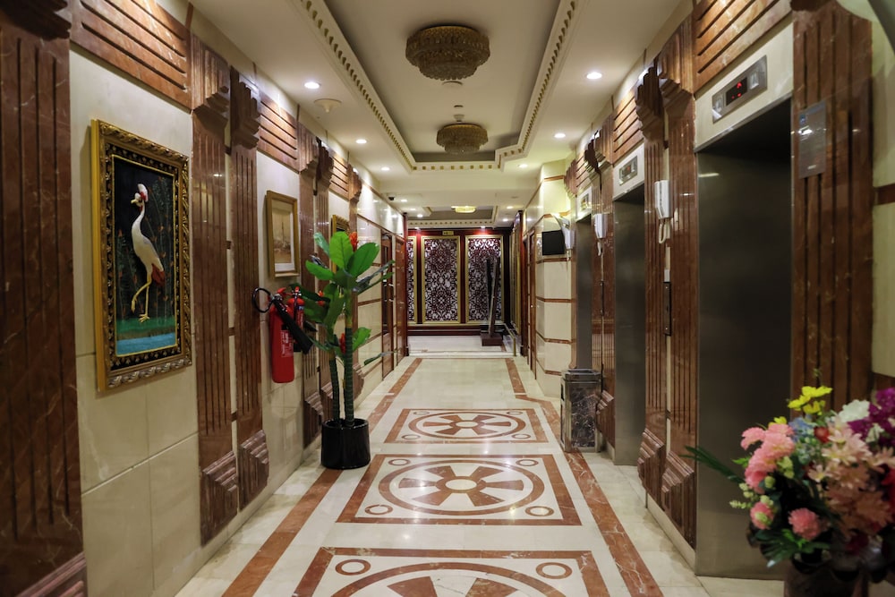 Clifton International Hotel 9/50